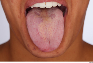 Umaira tongue 0001.jpg